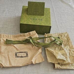 Gucci Women's Beige Shorts